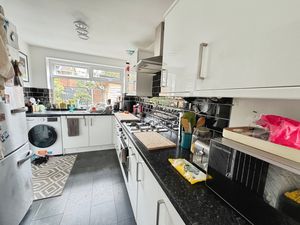 Kitchen- click for photo gallery